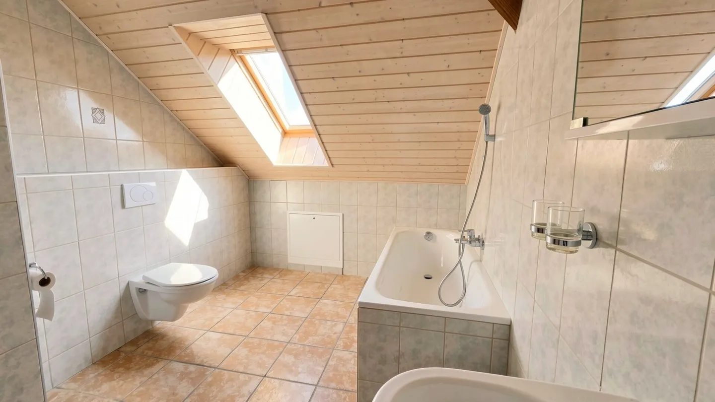 Duplex luminoso di 126 m² con giardino comune in un contesto verde a Vuissens - Foto 7 di 8