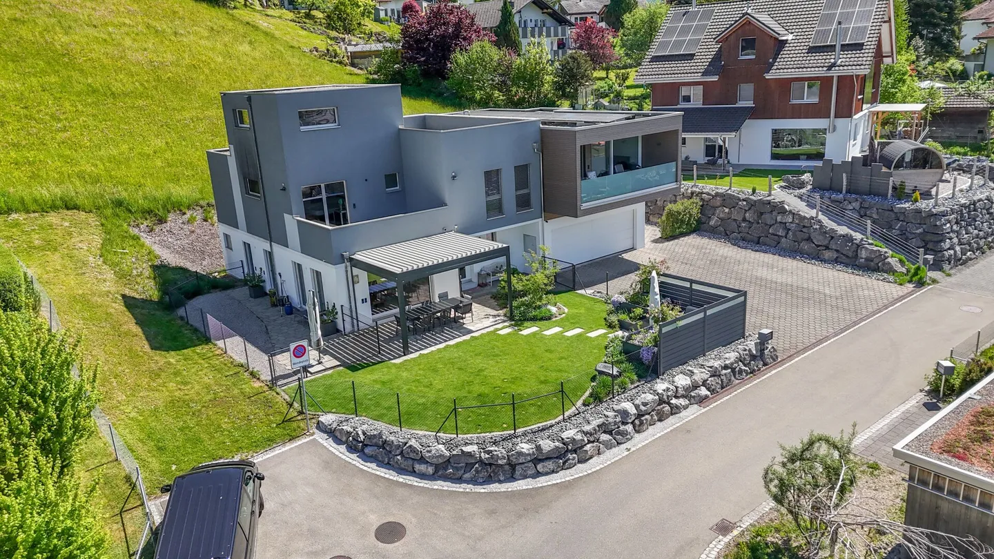 Vivere con vista: Casa da sogno con appartamento e oasi benessere - Foto 2 di 46