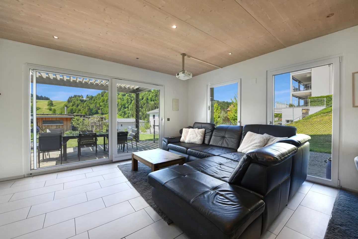 Vivere con vista: Casa da sogno con appartamento e oasi benessere - Foto 7 di 46