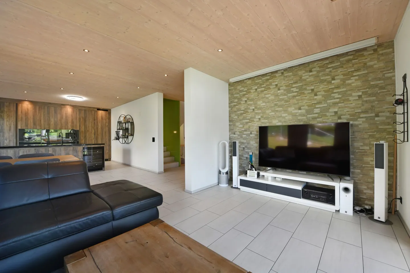 Vivere con vista: Casa da sogno con appartamento e oasi benessere - Foto 9 di 46