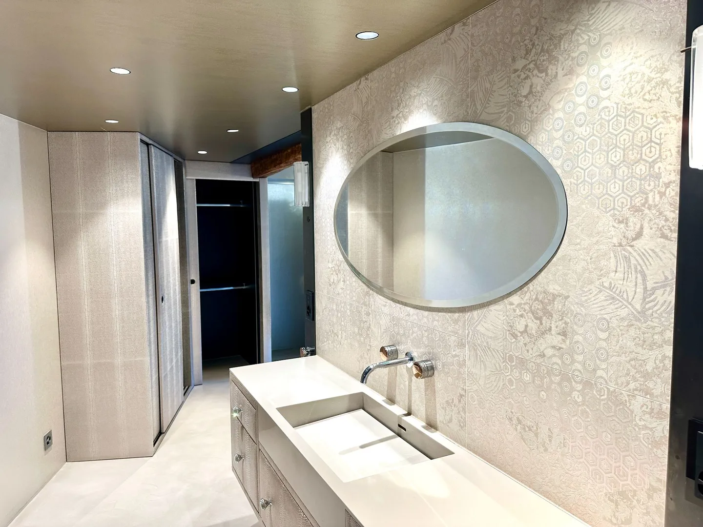 Luxurious penthouse apartment with 3.5 rooms in Martigny - Photo 3 of 11