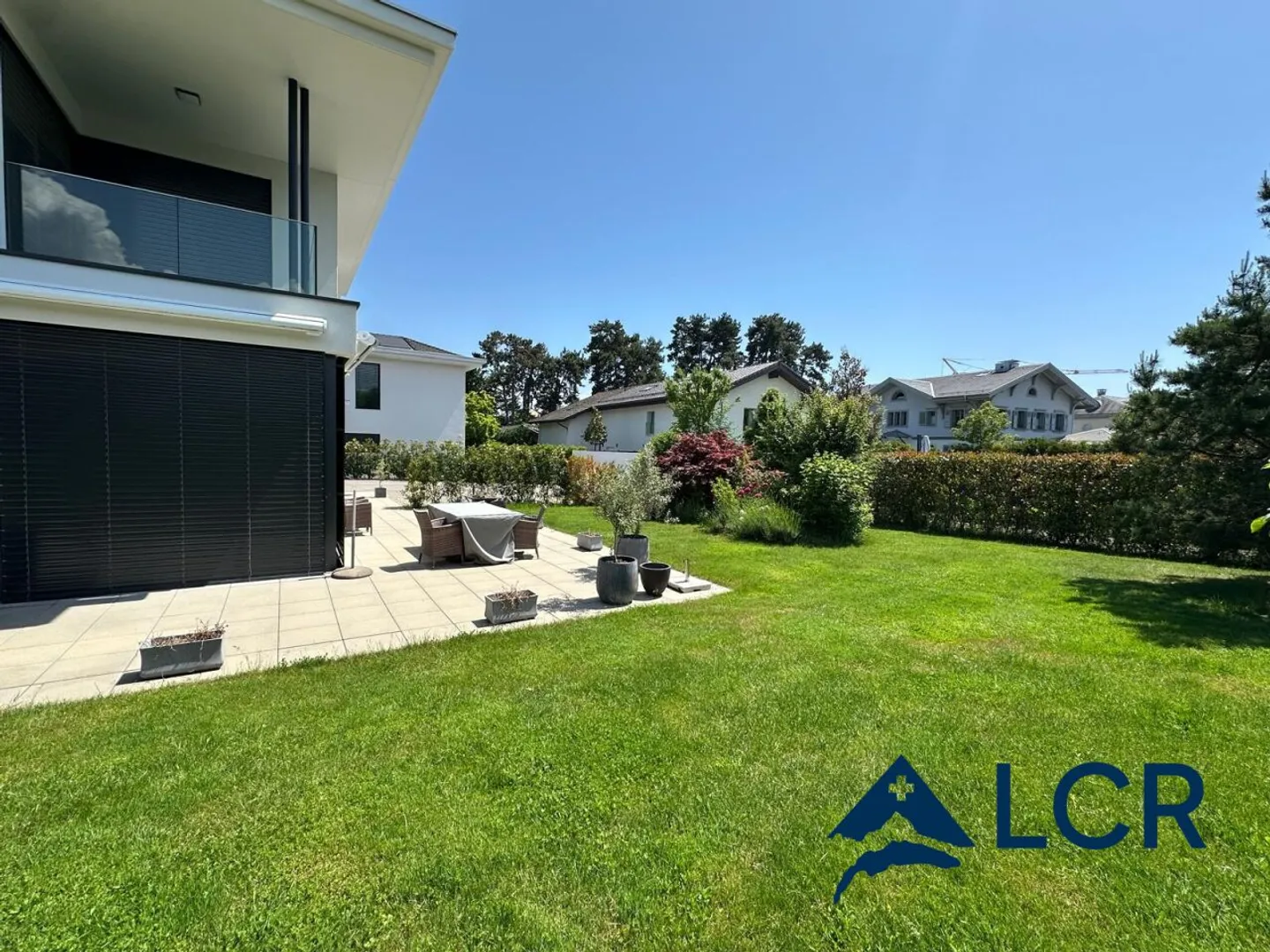 Magnificent Villa in Mies / 5 Bedrooms + Office / Enclosed Garden - Photo 2 of 13