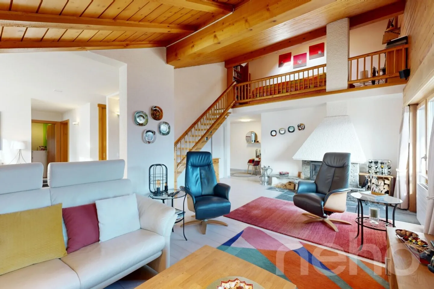 Beautiful furnished top-floor apartment with mezzanine - Photo 1 of 12