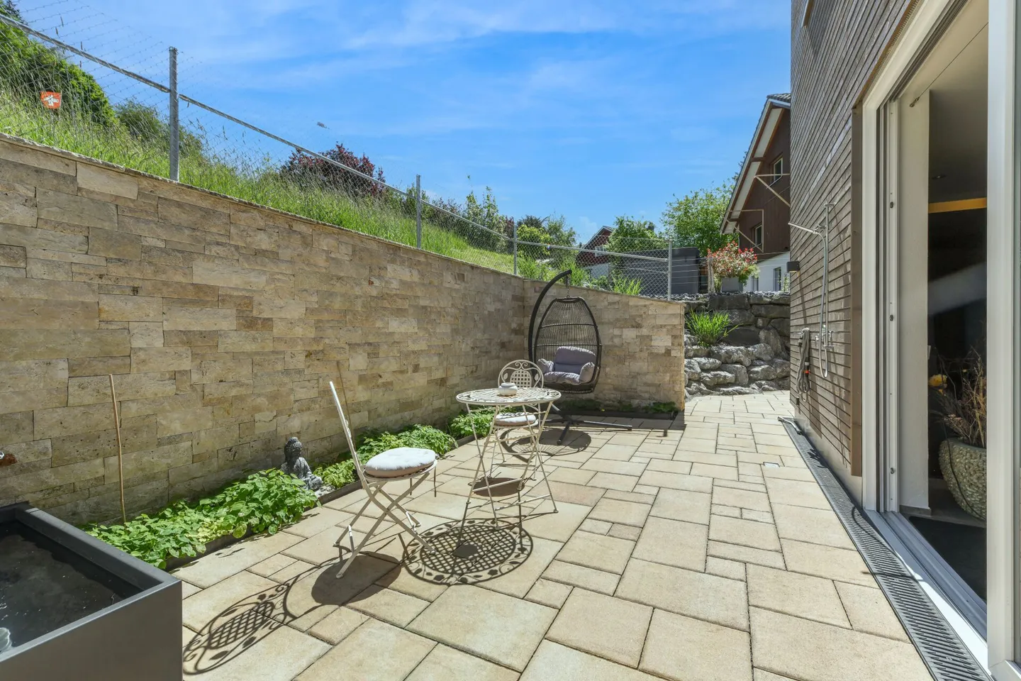 Vivere con vista: Casa da sogno con appartamento e oasi benessere - Foto 27 di 46
