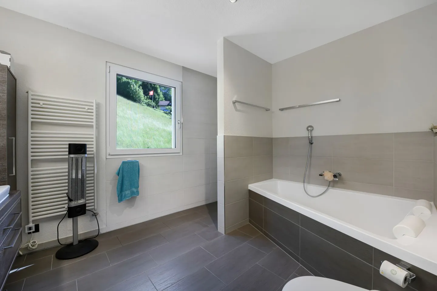 Vivere con vista: Casa da sogno con appartamento e oasi benessere - Foto 19 di 46