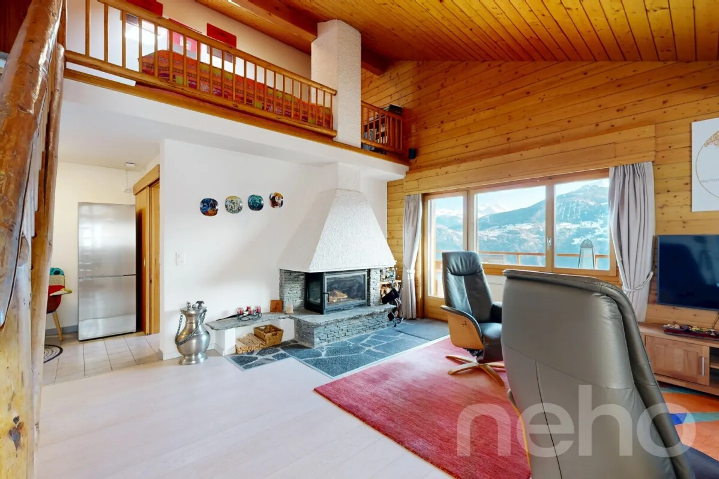 Beautiful furnished top-floor apartment with mezzanine - Photo 2 of 12