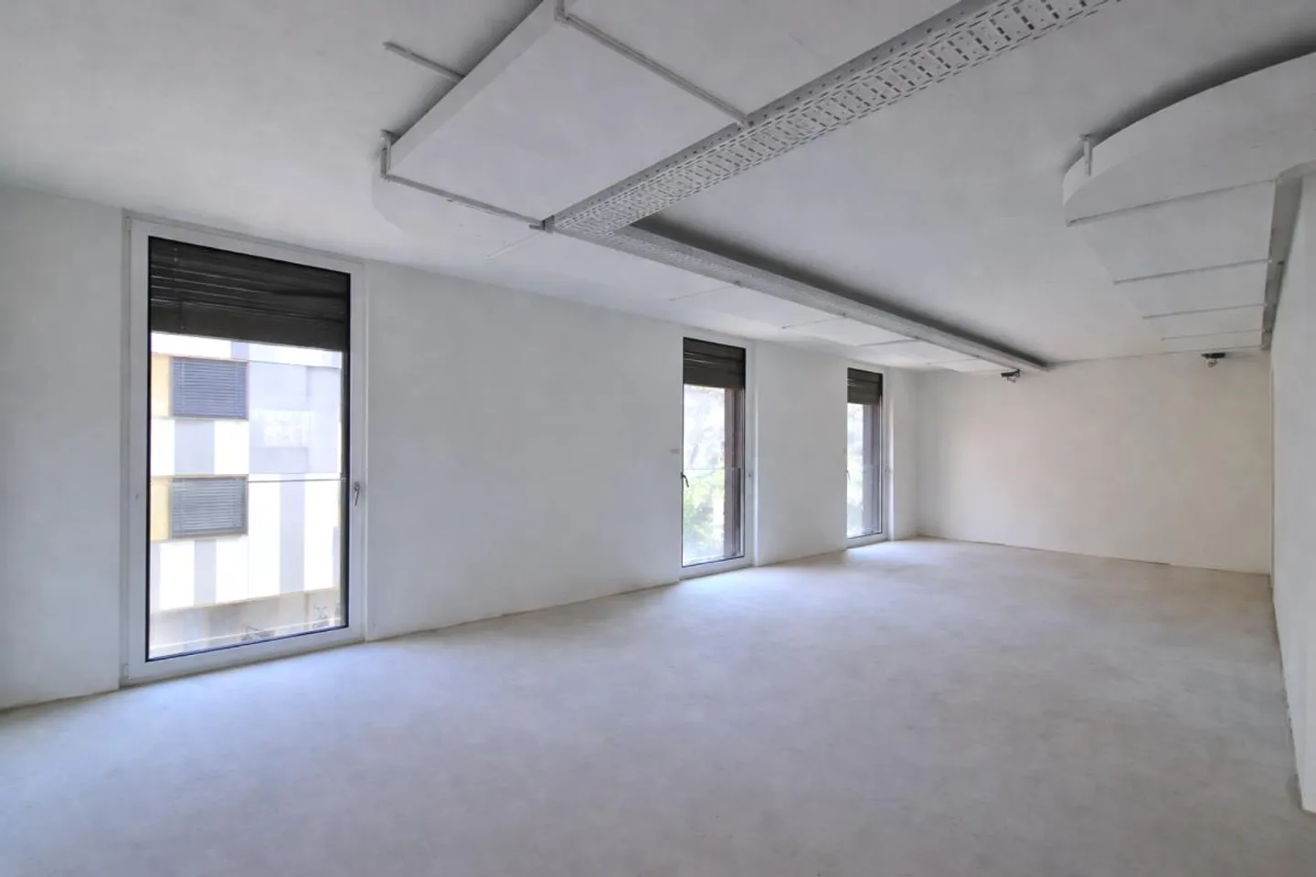 Ultimo spazio commerciale divisibile da 300 a 700 m2 in un quar... - Foto 7 di 10