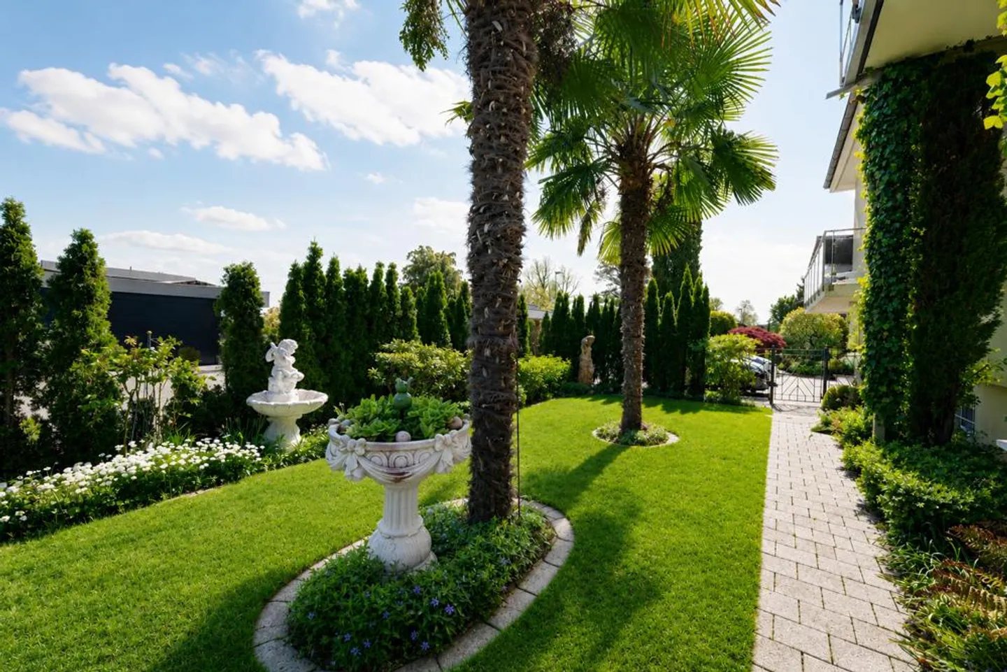 Un tocco di Toscana con un magnifico giardino e una vista lago impressionante - Foto 18 di 25