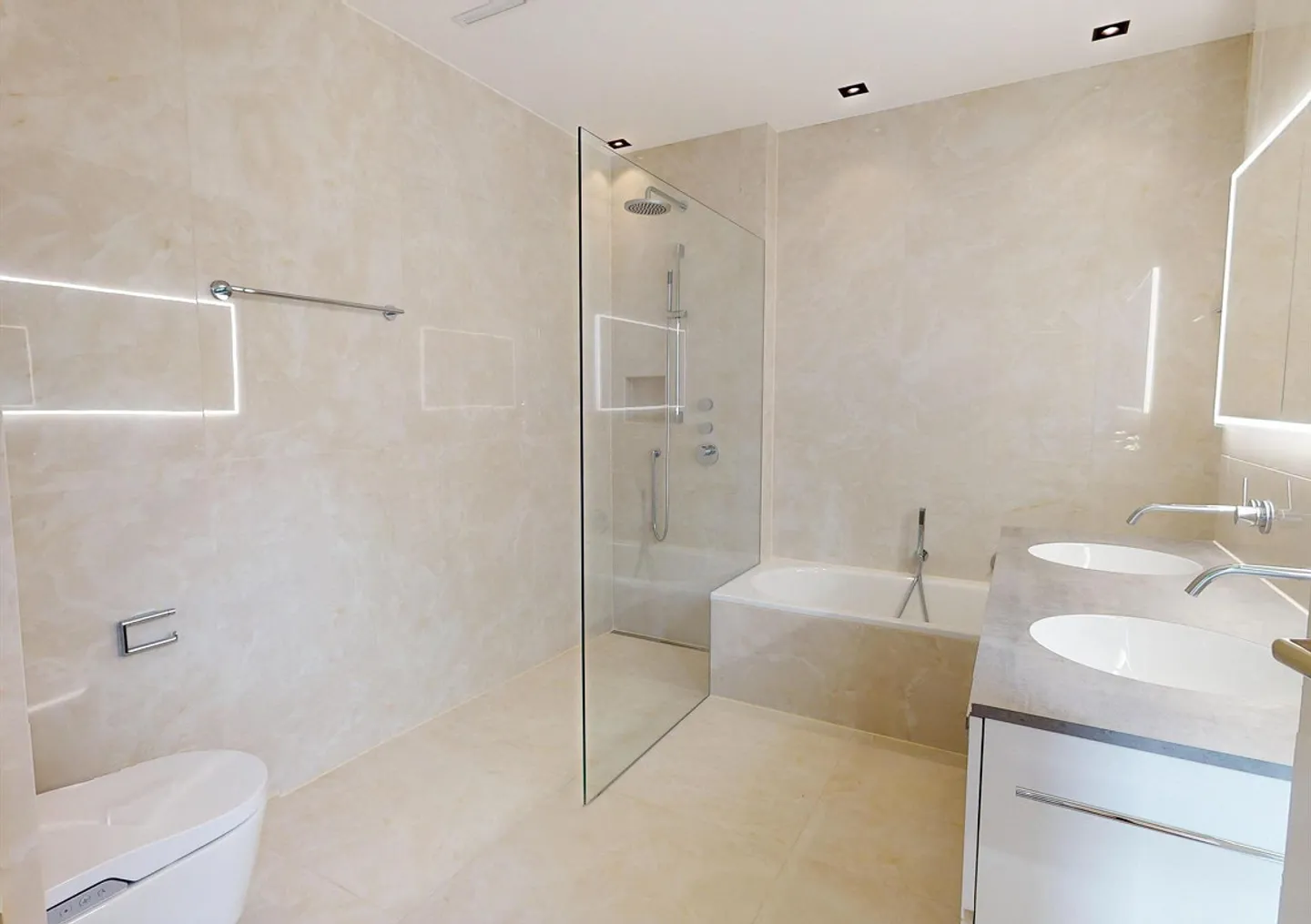 Wunderschöne Attika-Wohnung mit Seeblick - Foto 13 von 13