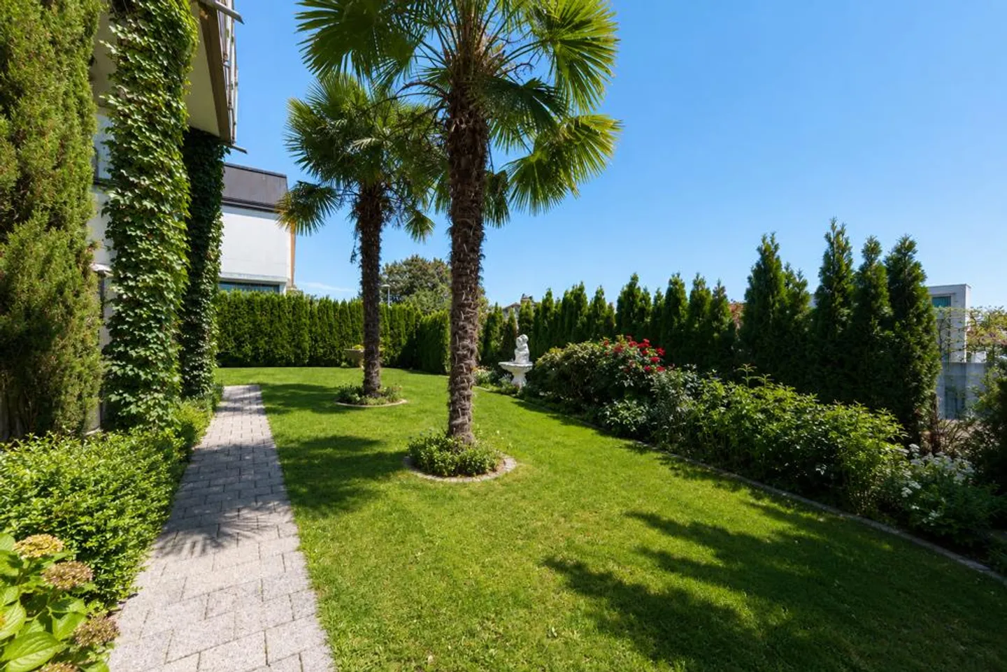 Un tocco di Toscana con un magnifico giardino e una vista lago impressionante - Foto 20 di 25