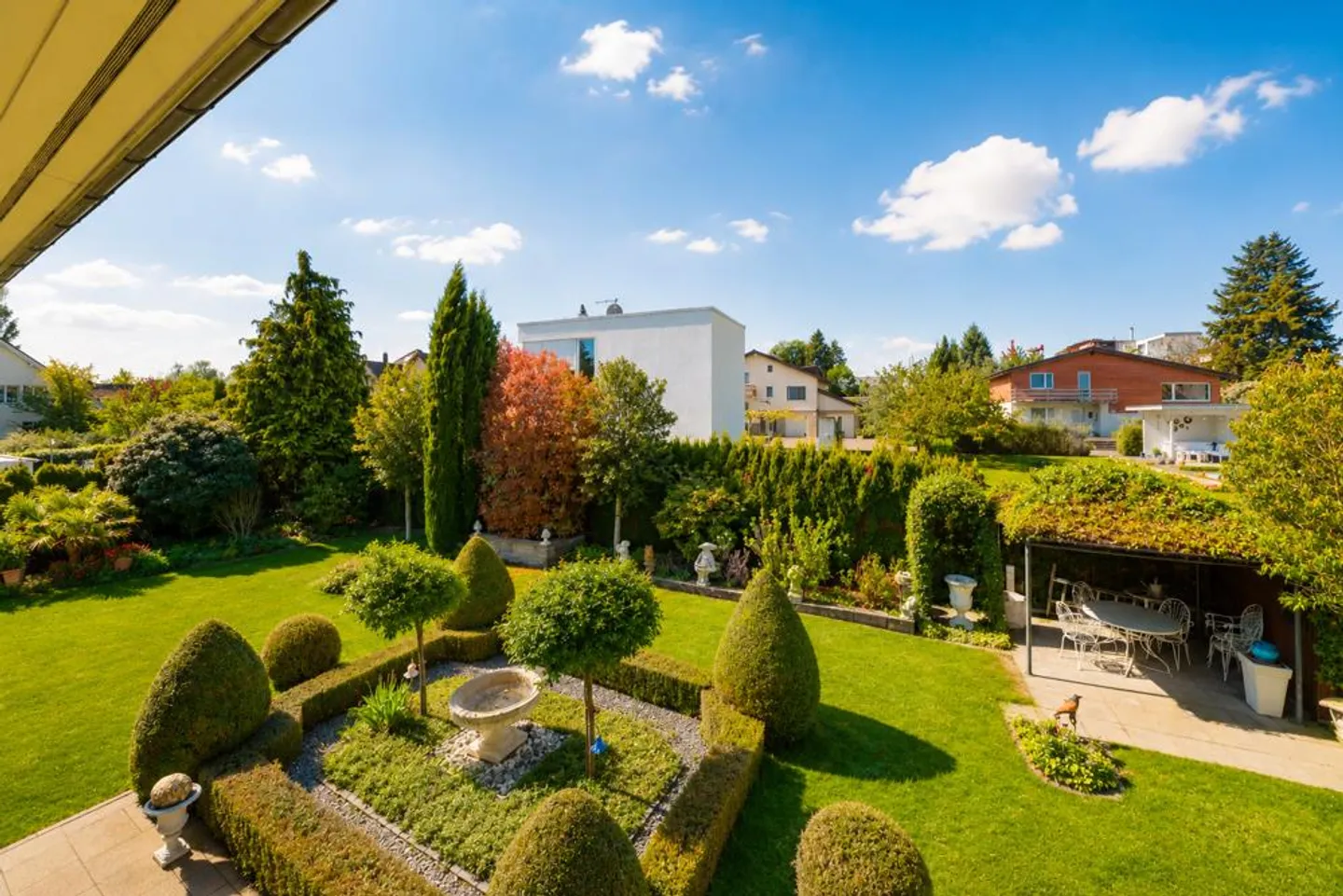Un tocco di Toscana con un magnifico giardino e una vista lago impressionante - Foto 21 di 25