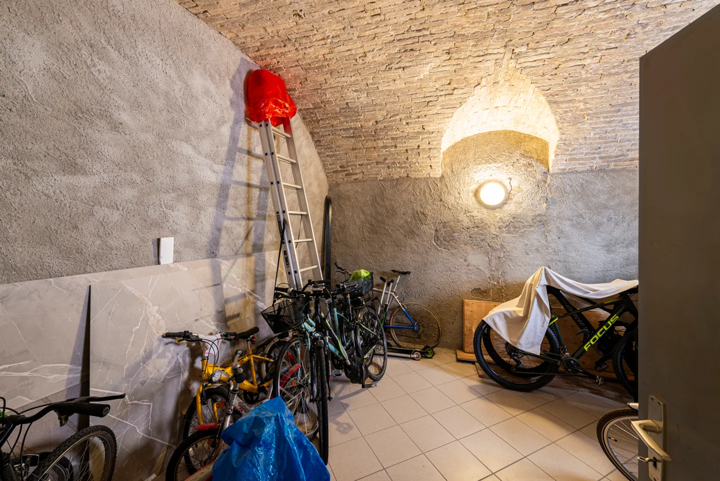 Bright office in the heart of Mendrisio - Photo 15 of 16