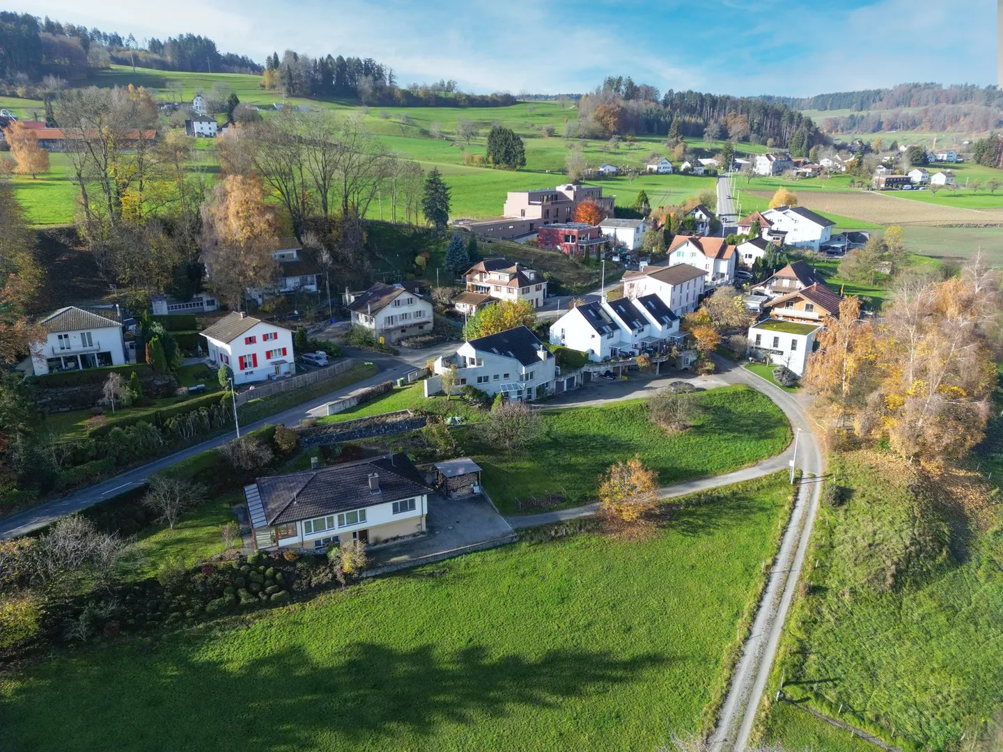 Light-flooded architect house with breathtaking views - Photo 2 of 23