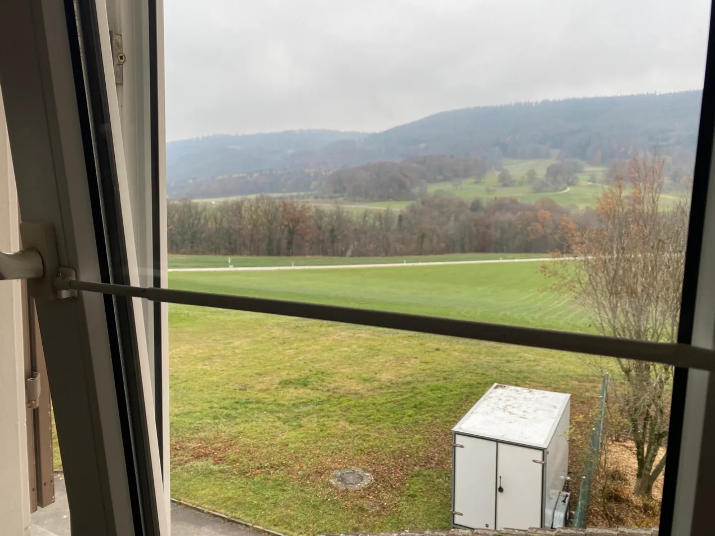 4-room apartment with a view of the horse farm and nature - Photo 14 of 14