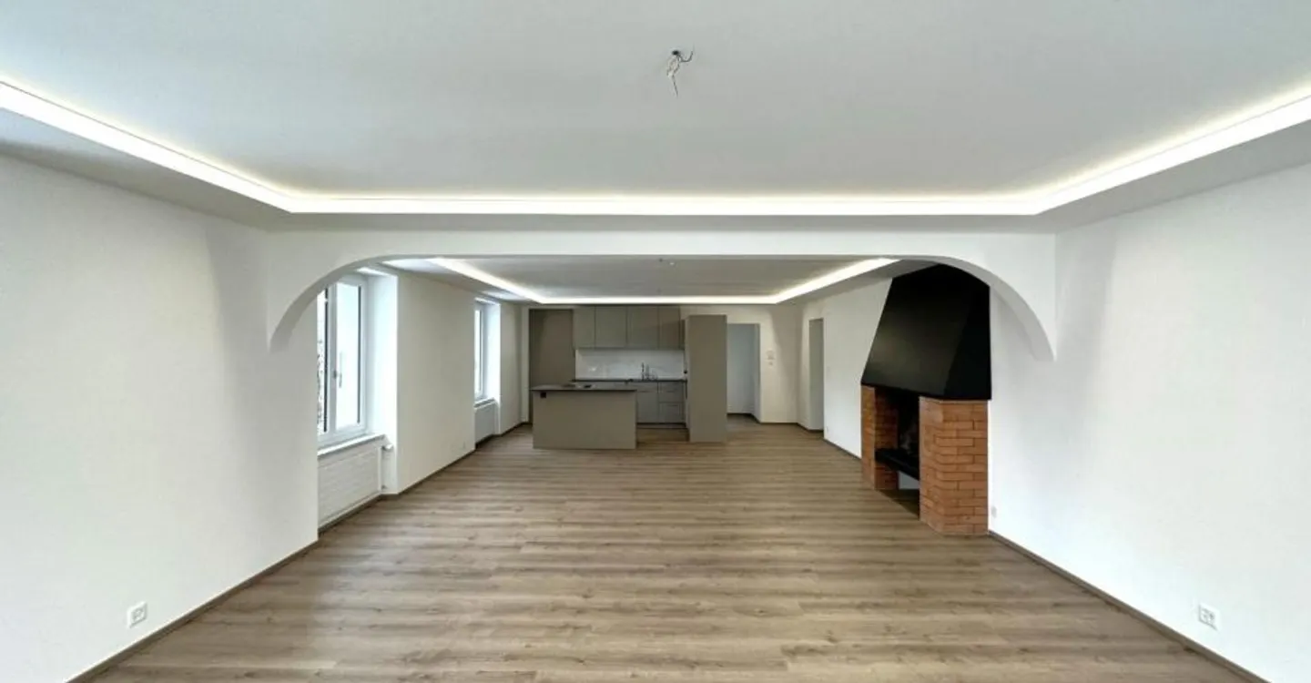 Sonvilier, renovated 5.5-room house with rental space - Photo 3 of 13