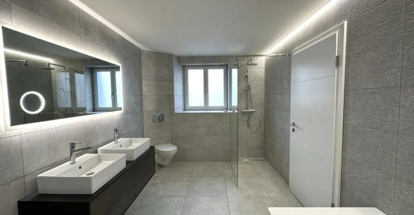 Sonvilier, renovated 5.5-room house with rental space - Photo 6 of 13