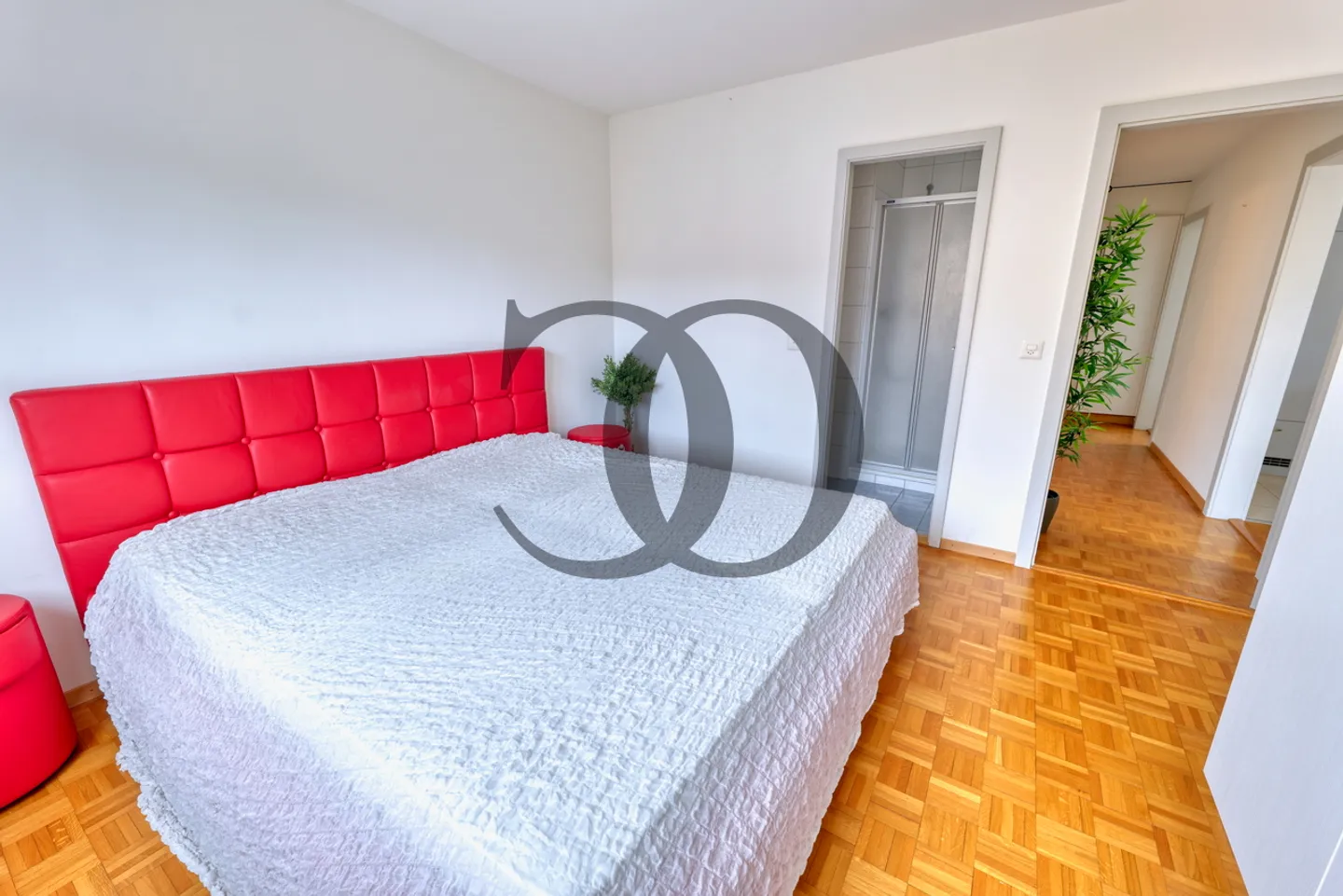 Superbo appartamento di 3,5 locali con balcone e vista - Foto 6 di 12