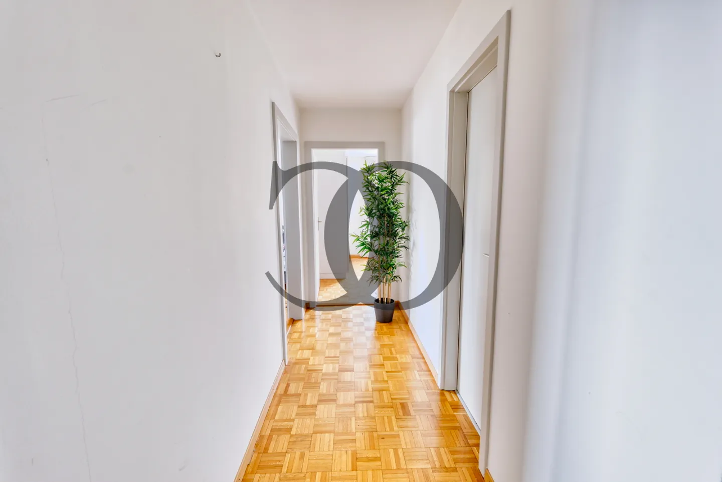 Superbo appartamento di 3,5 locali con balcone e vista - Foto 7 di 12