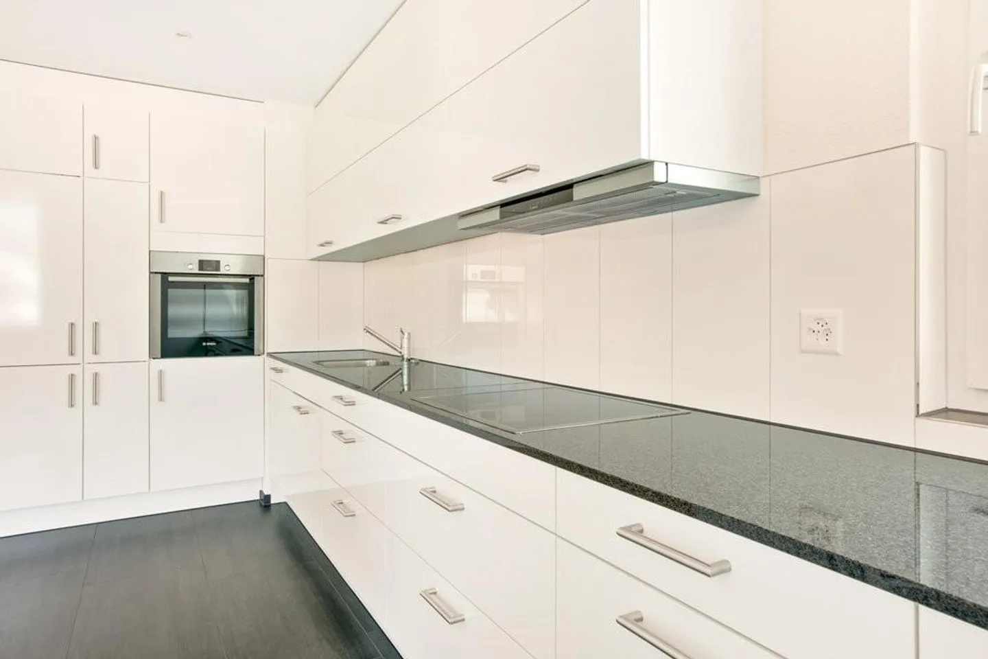 Modernes Apartment mit Geschäften - Foto 2 von 6