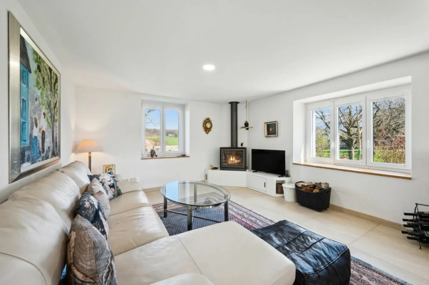 RENOVATED EQUESTRIAN PROPERTY IN IDYLLIC SURROUNDINGS FOR PRIVATE HORSE KEEPING - Photo 3 of 10