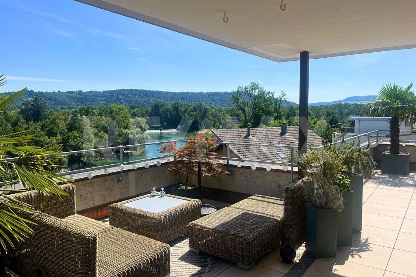 Living with a view of the Aare - Photo 1 of 13
