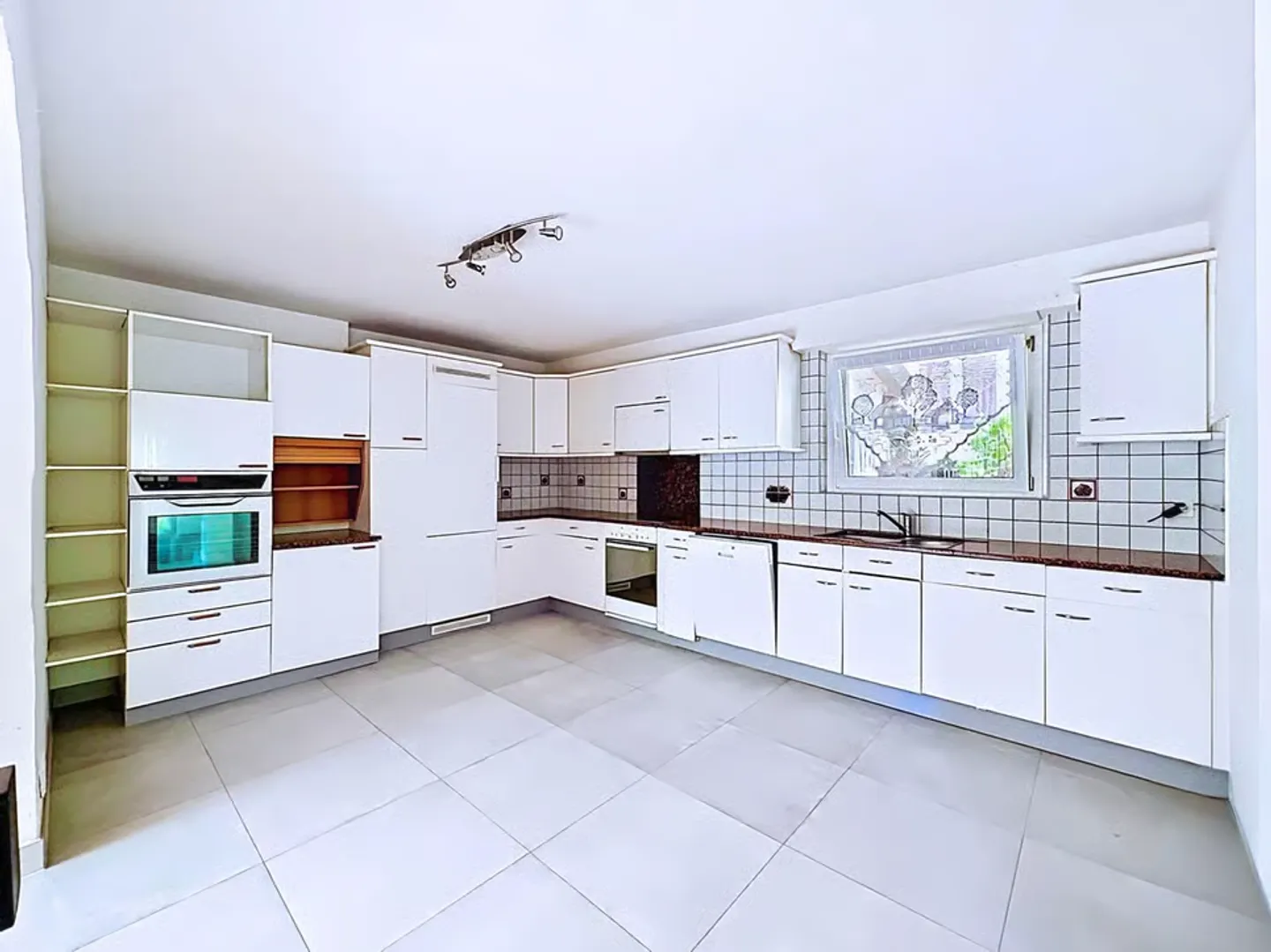 Exklusives 7-Zimmer-Apartment mit Garten - Foto 6 von 11