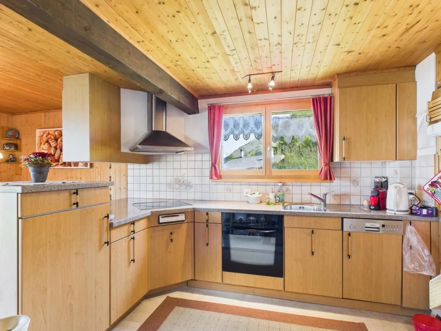 Cozy chalet with panoramic views in the Valais mountains - Photo 8 of 9