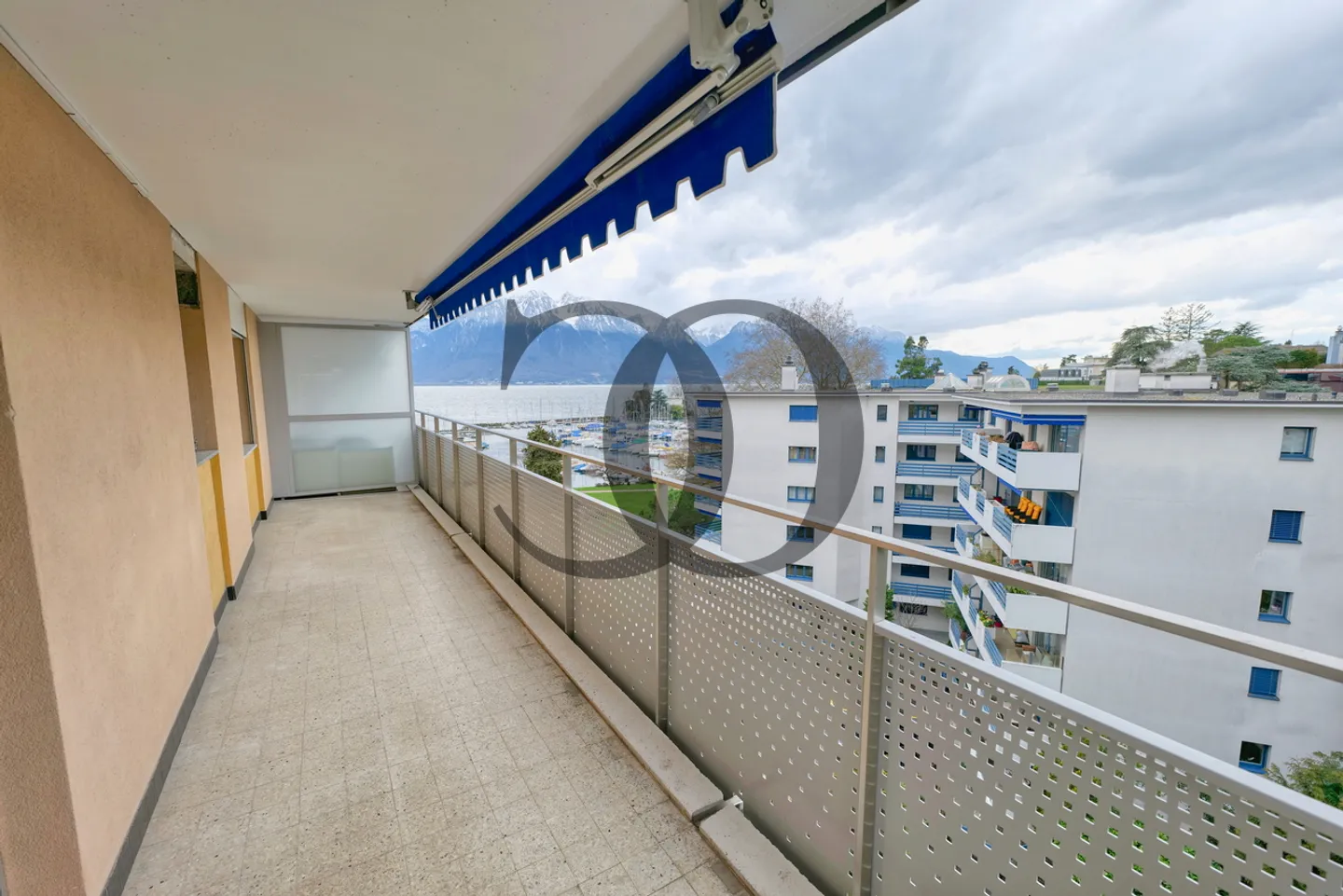 Superbo appartamento di 3,5 locali con balcone e vista - Foto 11 di 12