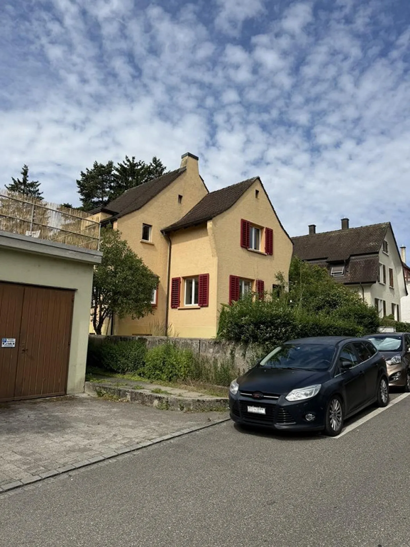 Charmantes Einfamilienhaus mit Garten - Foto 1 von 12