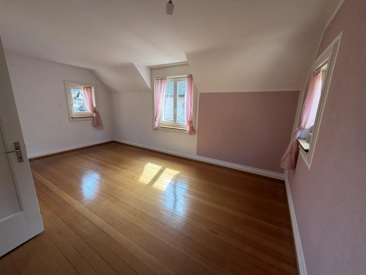 Charmantes Einfamilienhaus mit Garten - Foto 6 von 12