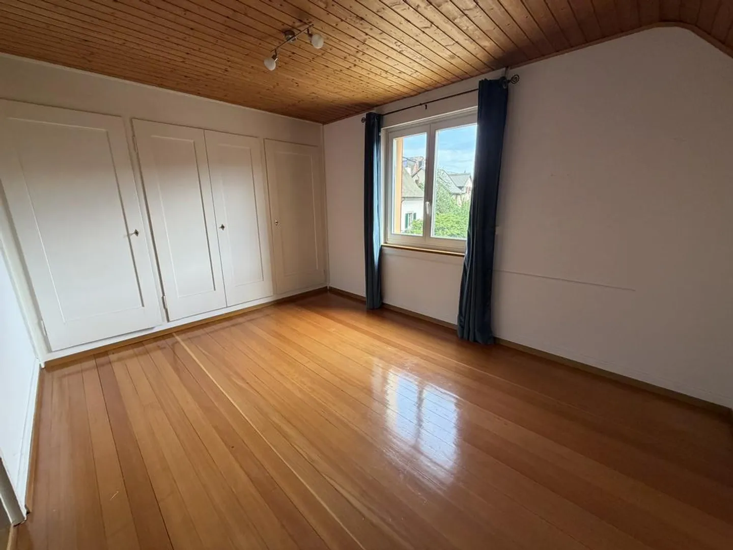 Charmantes Einfamilienhaus mit Garten - Foto 8 von 12