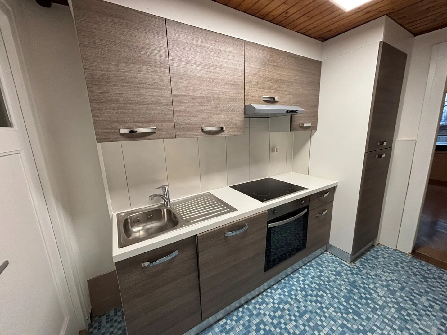 Studio on the 3rd floor in Clarens - Photo 2 of 5