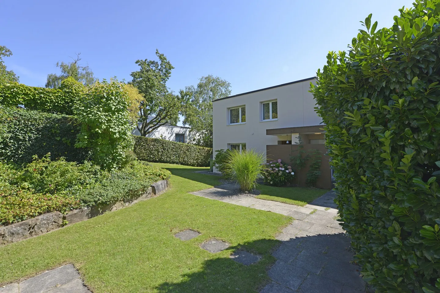 Casa a schiera di 6,5 stanze con giardino - Foto 2 di 20