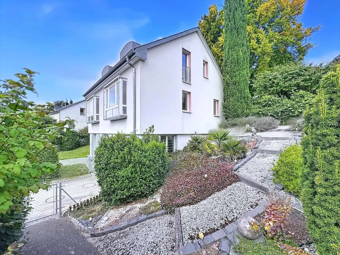 Villa individuelle de 7.5 pièces à deux pas du village - Photo 1 sur 13