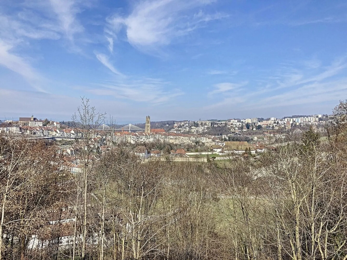 «PARKPLÄTZE ZU VERMIETEN IM HERZEN DER STADT FRIBOURG» - Foto 3 von 6