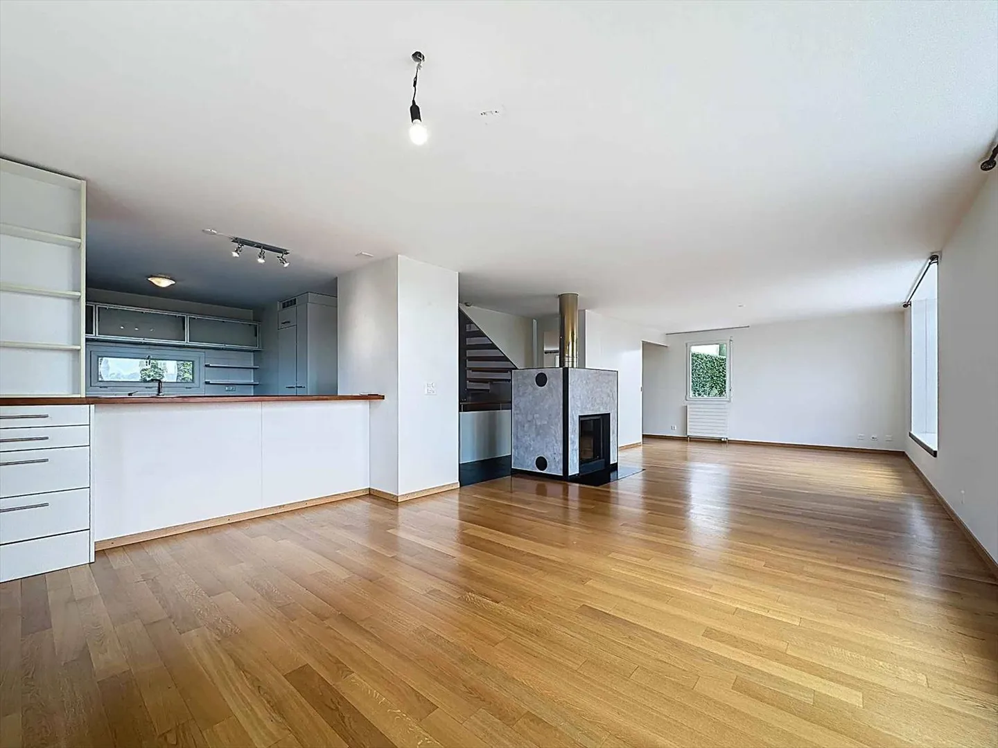 Villa individuelle de 7.5 pièces à deux pas du village - Photo 4 sur 13