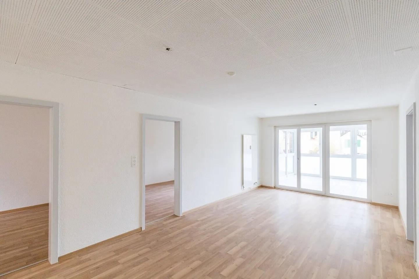 Apartment for rent - Photo 2 of 9