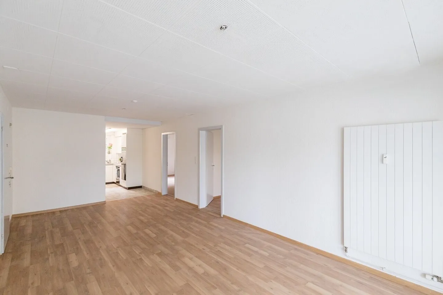 Apartment for rent - Photo 3 of 9