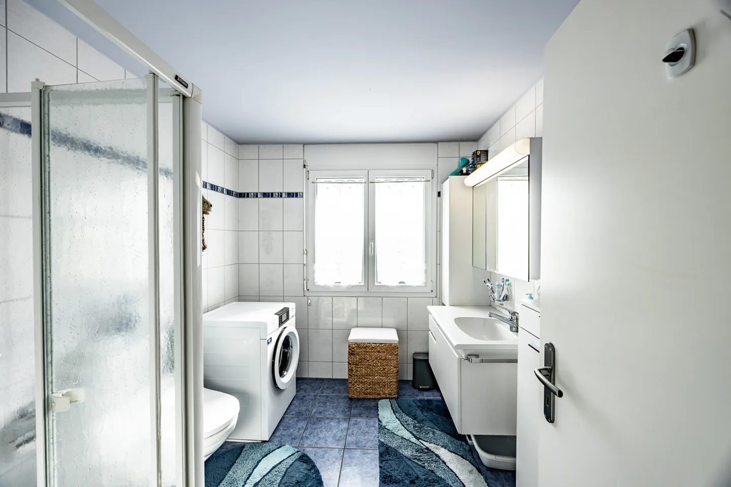 Appartement en attique avec terrasse spacieuse - Photo 7 sur 9