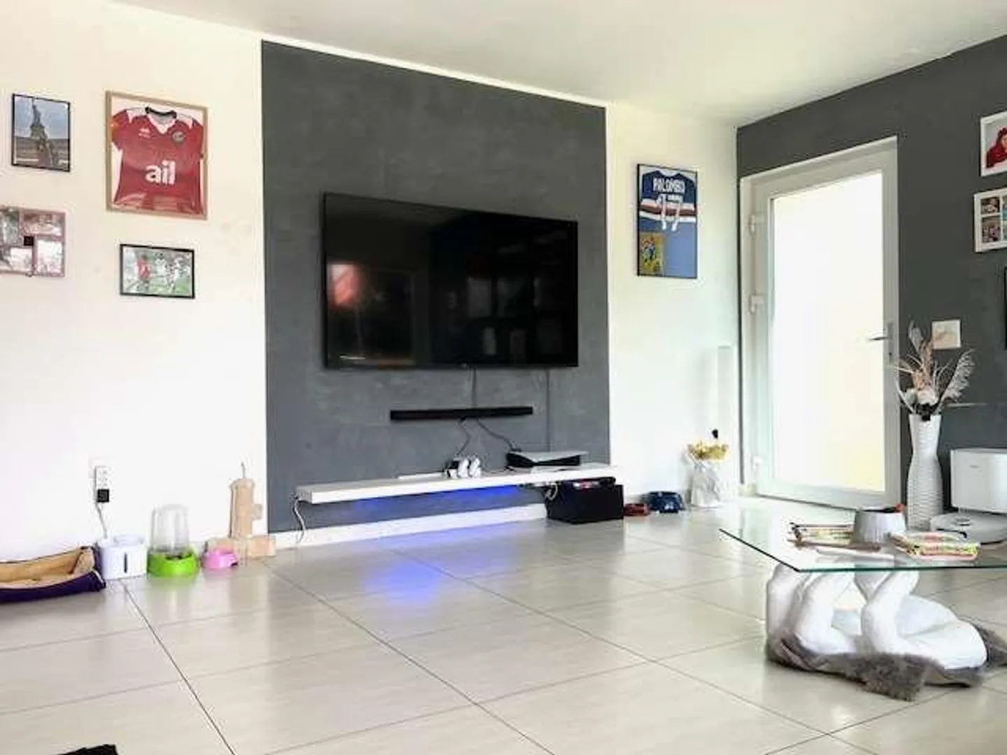 Appartamento con terrazza e giardino - Foto 4 di 13