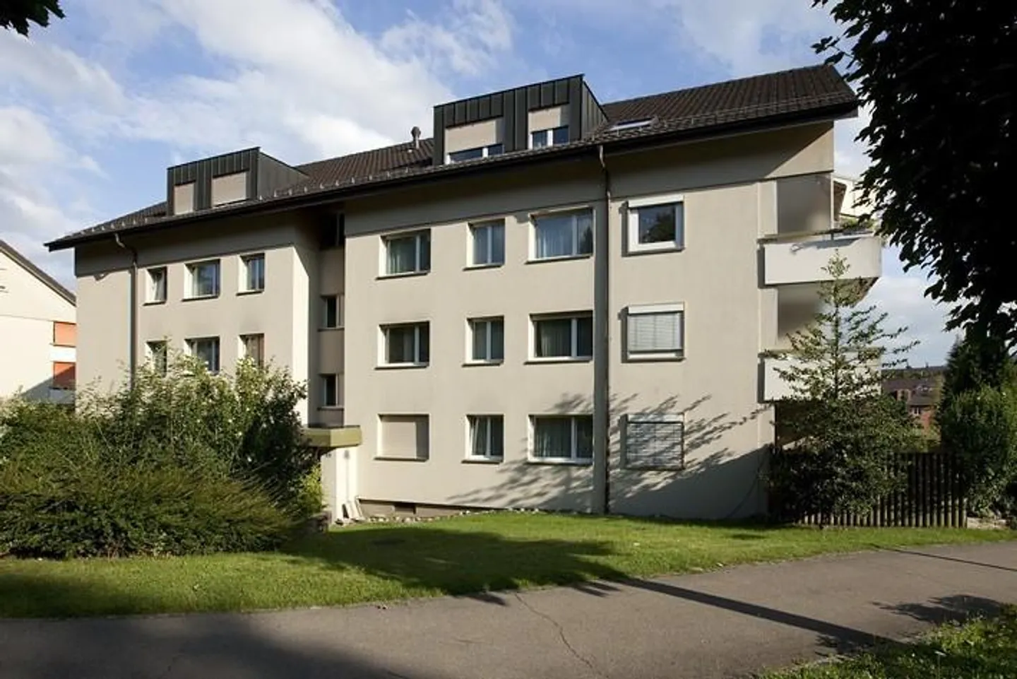 Great apartment with sunny balcony - Photo 2 of 6