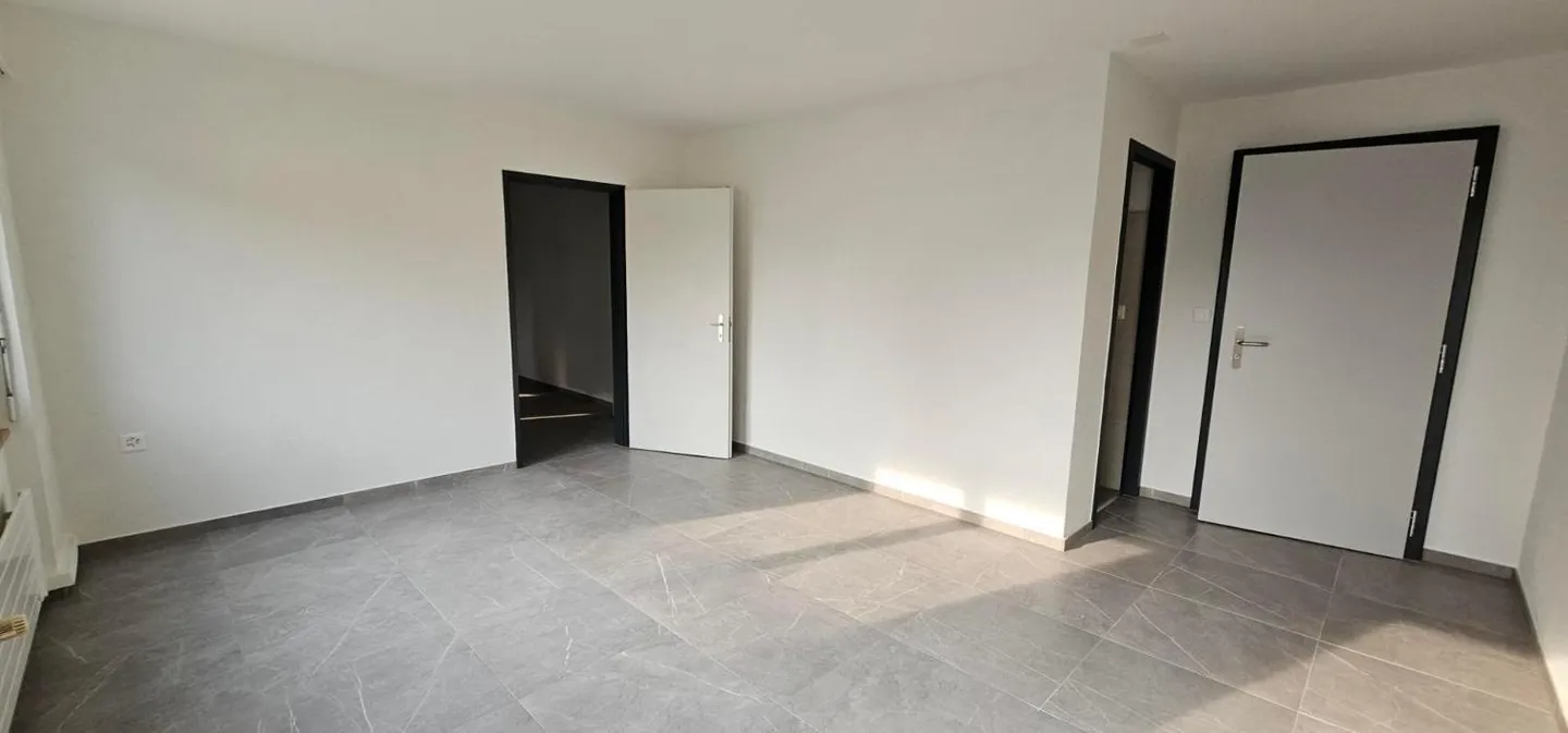 Mixed-use building 3 rooms - Photo 11 of 14