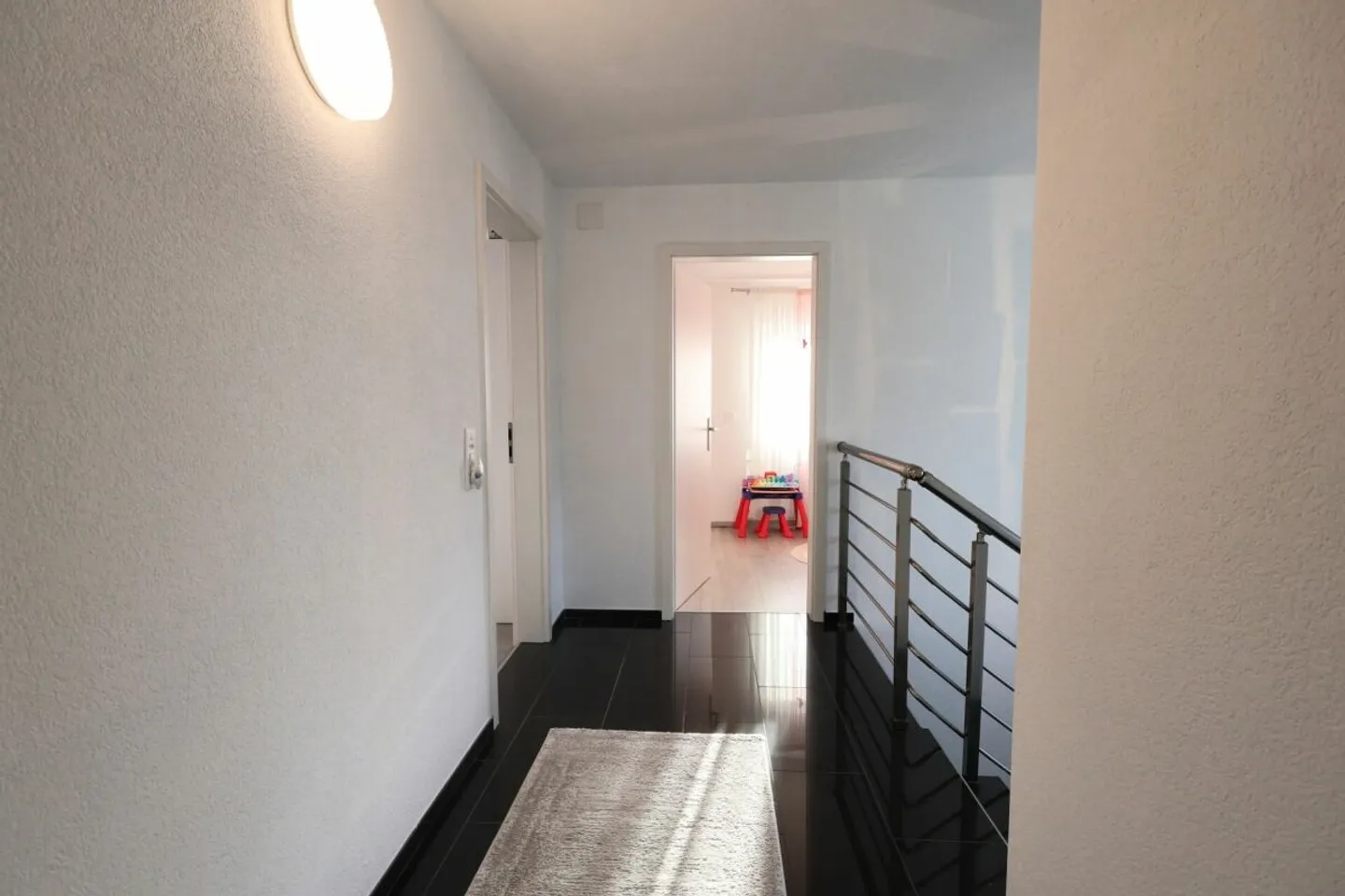 Spacious Family Home with Garden - Photo 10 of 18