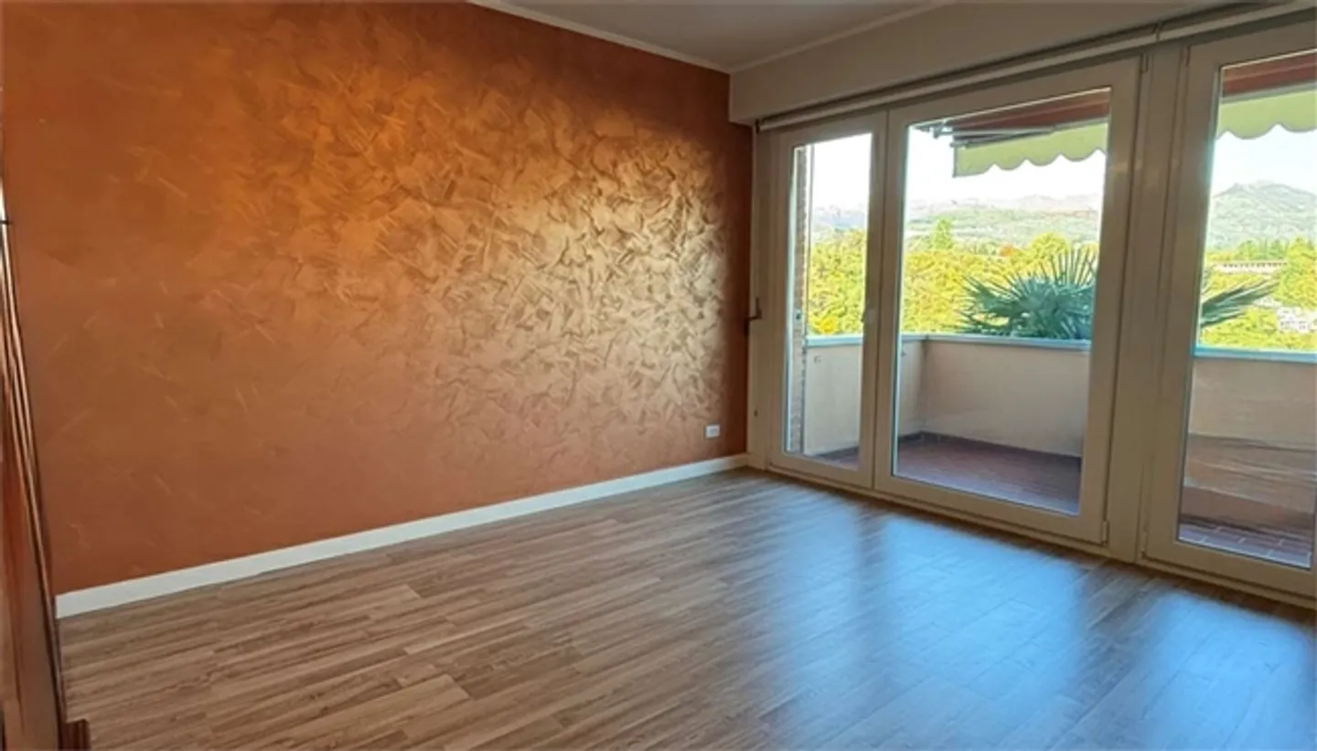 CRYPTO FRIENDLY - 3.5-Room Apartment with Terrace and Lake View - Great Potential in Paradiso - Photo 5 of 20