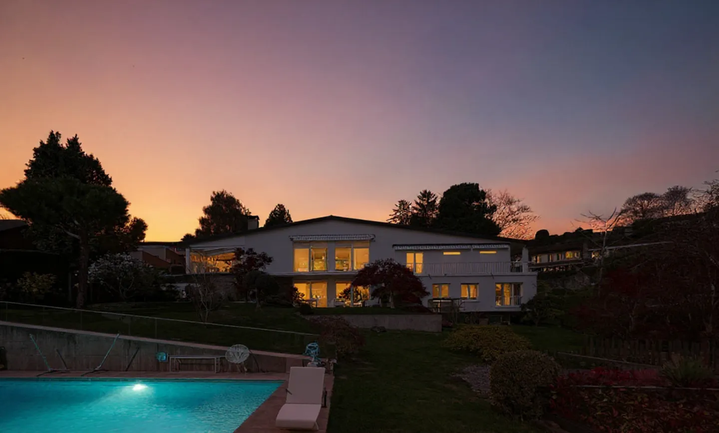 Magnificent 5.5-room apartment with garden and private pool. - Photo 1 of 21