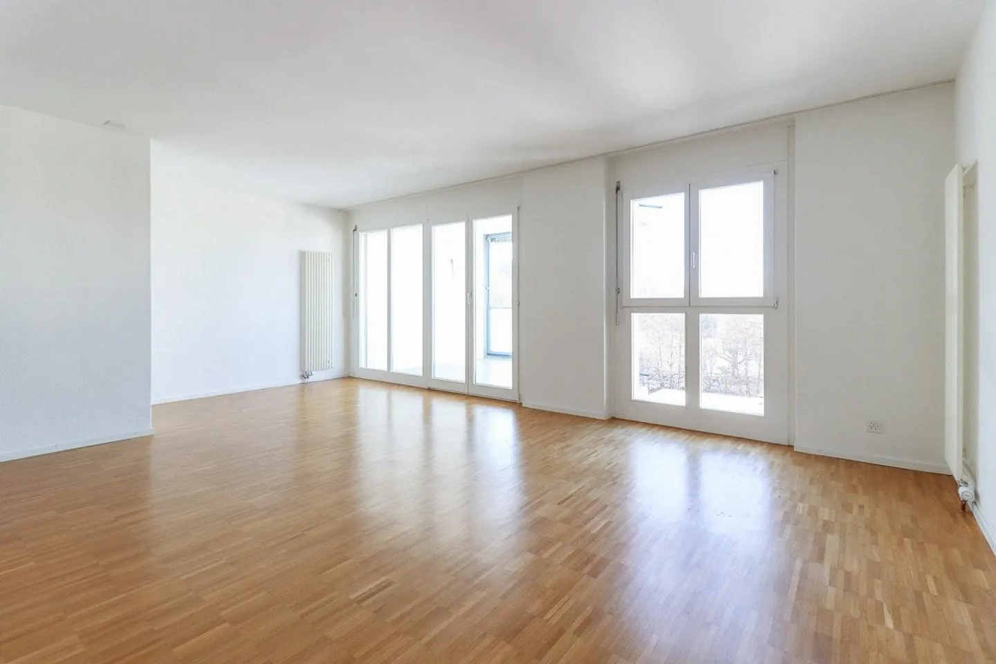 Sunny 4.5-room apartment on the ground floor awaits you! - Photo 3 of 6