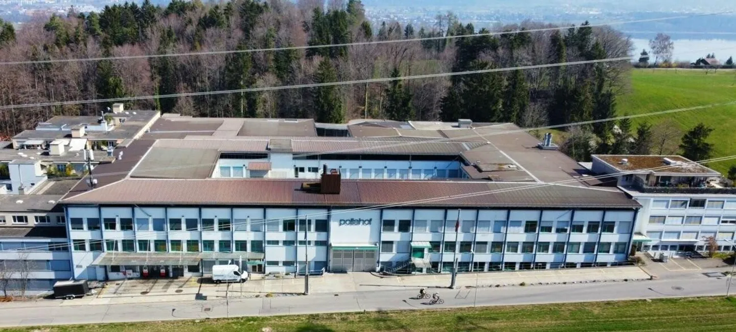 Salle de stockage avec ascenseur à voiture dans la propriété - Photo 5 sur 5