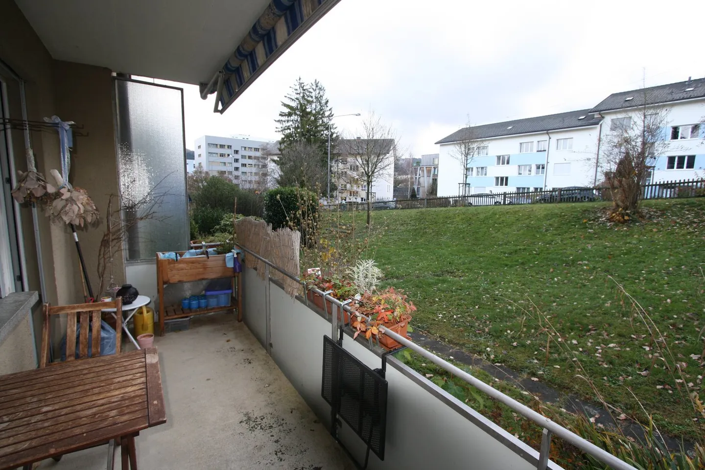 Charmante appartement 4 pièces avec balcon dans un endroit calme Liebefeld - Photo 3 sur 15