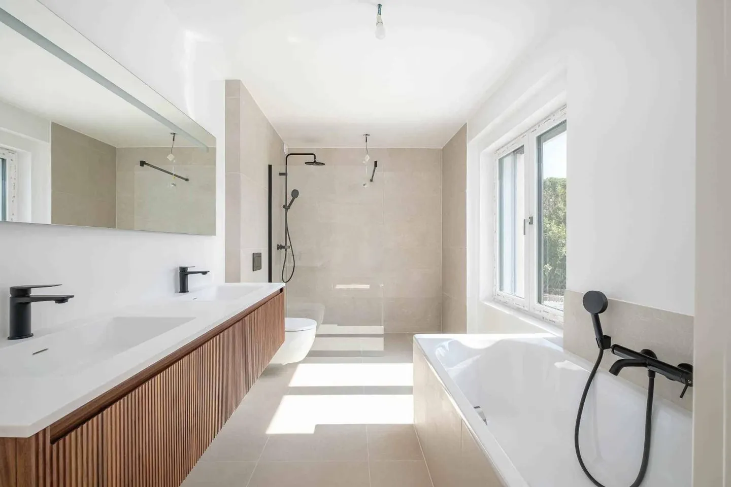 EXCLUSIVE - Magnificent renovated single-family villa in HPE standard - Photo 6 of 8