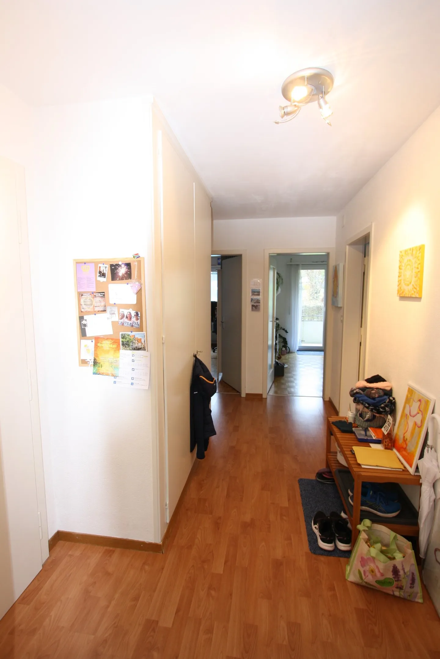 Charmante appartement 4 pièces avec balcon dans un endroit calme Liebefeld - Photo 5 sur 15